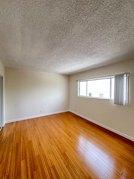 Building Photo - 2637 S Centinela Ave
