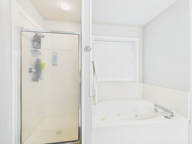 Building Photo - 3203 Von Trapp Ln