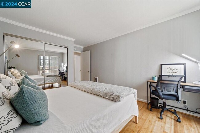 Building Photo - 66 Fairmount Ave