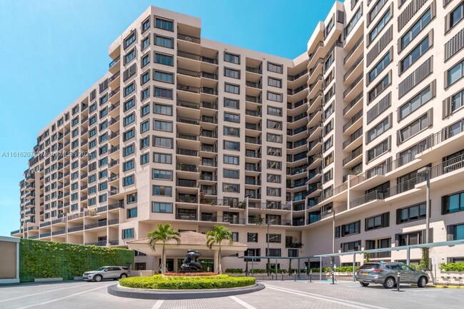 Building Photo - 540 Brickell Key Dr