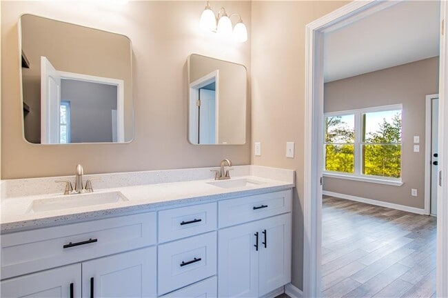 Building Photo - 115 Pinto Ln