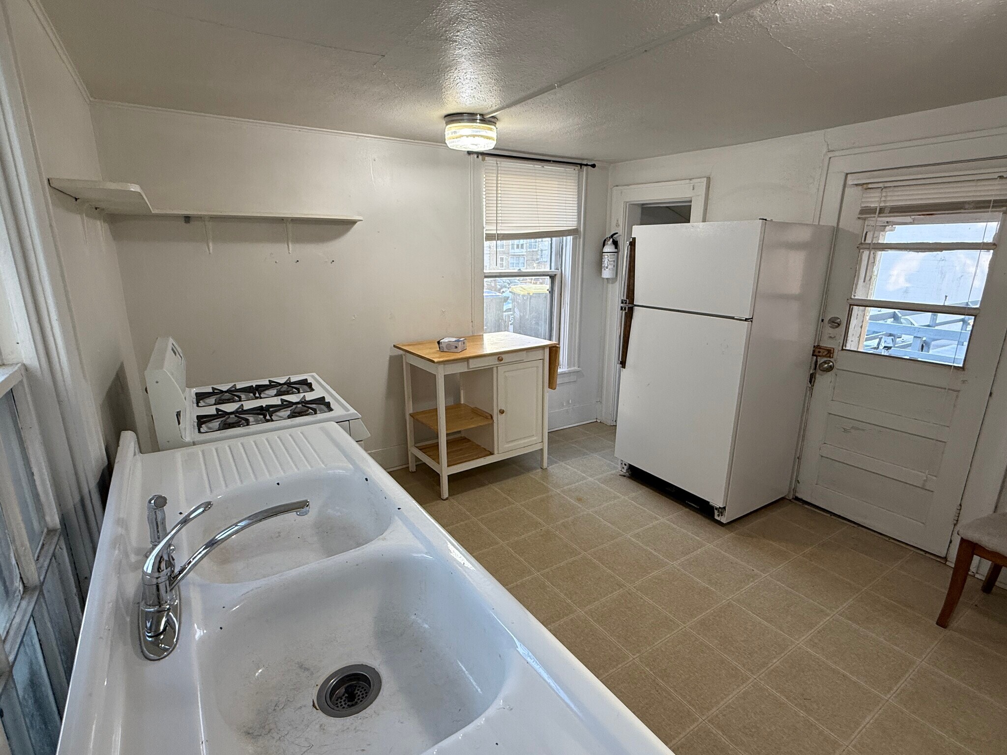 Building Photo - 222 N Dubuque St