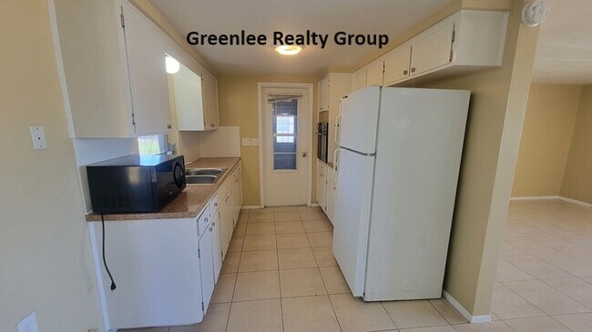 Building Photo - Cozy 2 Bed/1Bath Home in New Port Richey