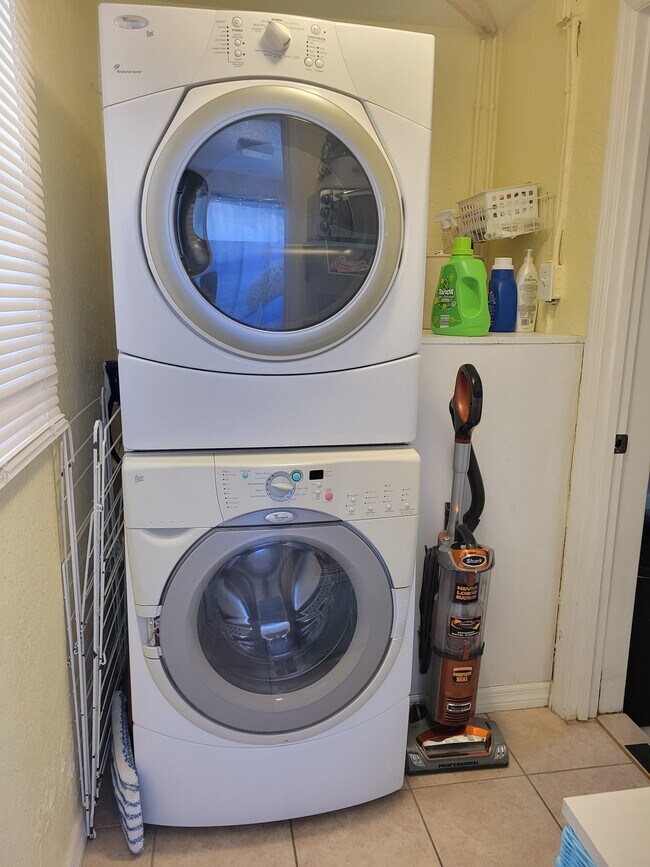 Building Photo - 814 67th St S