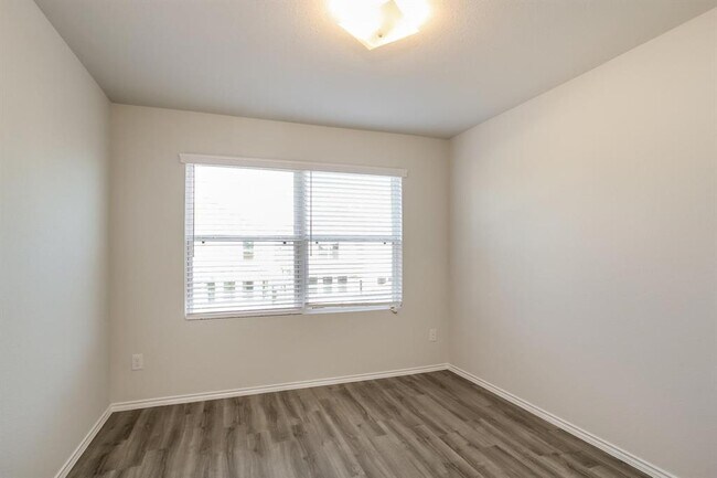 Building Photo - 150 Spring Meadows Cir