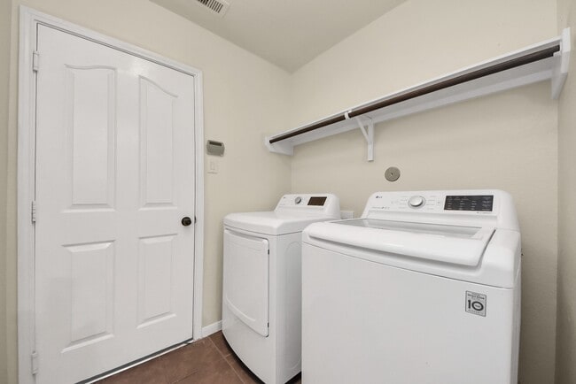 Building Photo - 8226 Silent Deep Dr