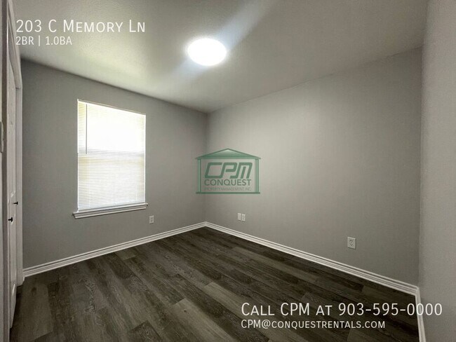 Building Photo - 203 Memory Ln
