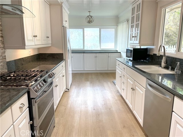 Building Photo - 3001 Palos Verdes Dr N