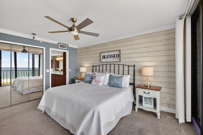 Building Photo - 5055 N Hwy A1A