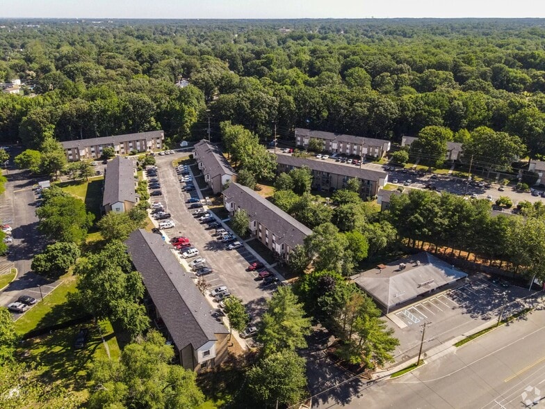 Building Photo - 105 Blackwood-Clementon Rd