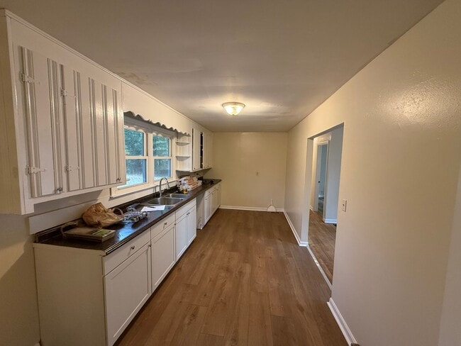 Building Photo - 37 Burnham Rd