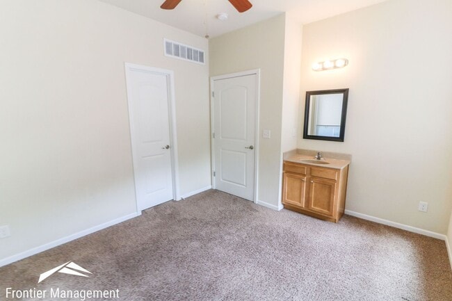 Building Photo - Fremont 4-Plex