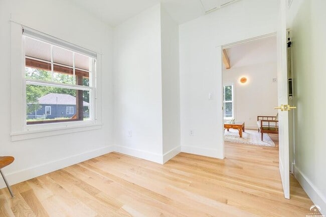 Building Photo - 1243 Delaware St