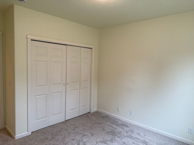 Building Photo - Beautiful 3 bedroom 2 bath house in Cottage Grove!