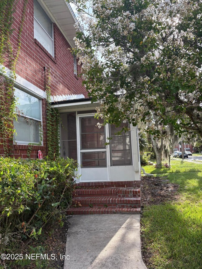 Building Photo - 3150 Belden Cir