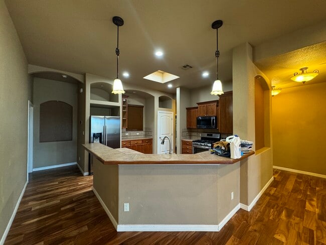 Building Photo - 682 La Melodia Dr