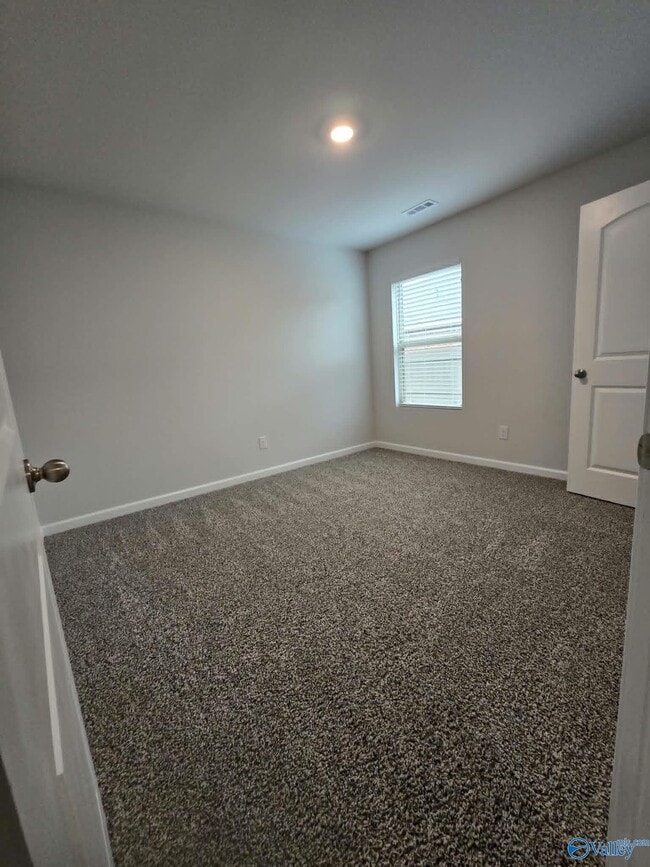 Building Photo - 427 Jackson Pt Cir