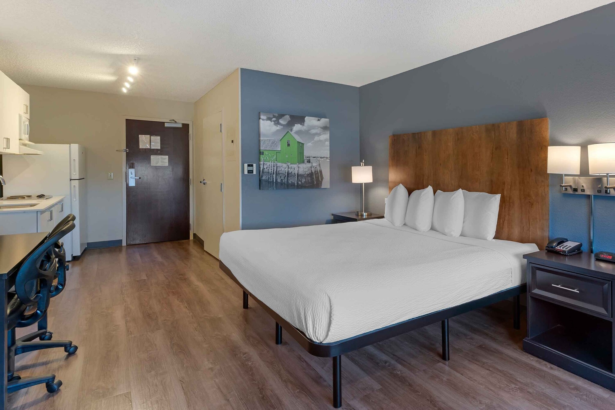 Building Photo - Furnished Studio-Washington, D.C. - Centre...