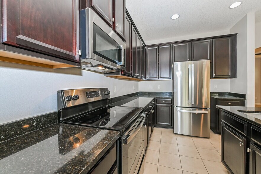 Building Photo - 497 Deercroft Ln
