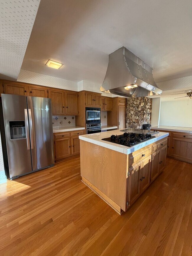 Building Photo - Beautiful home in Southwest Reno's Lake Ridge Shores East!