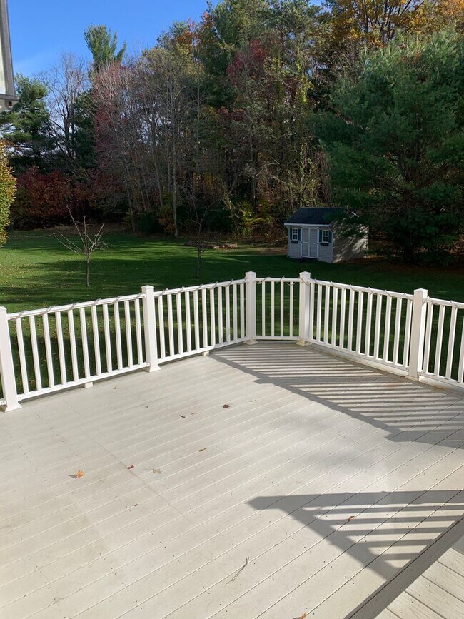 Building Photo - Beautiful Single Family For Rent NOW! Must...