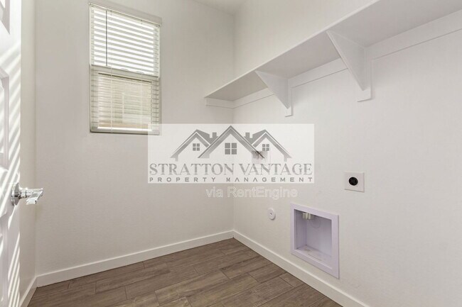 Building Photo - 36595 W Mediterranean Way