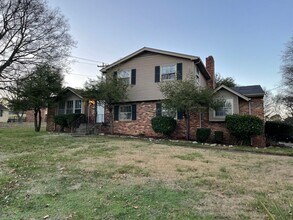 Building Photo - Beautiful Centrally Located Home for Rent