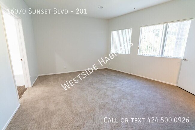 Building Photo - 16070 W Sunset Blvd