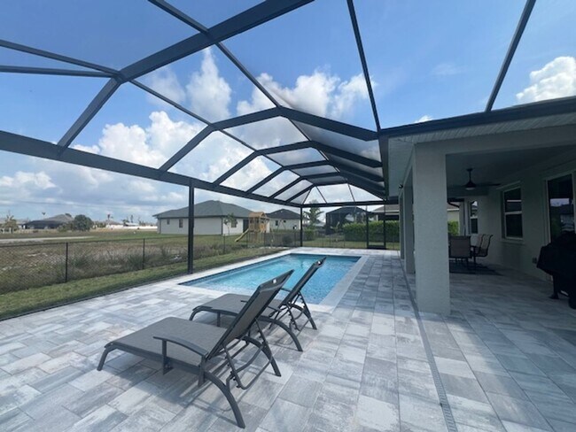 Building Photo - Stunning furnished Pool Home for Rent in N...