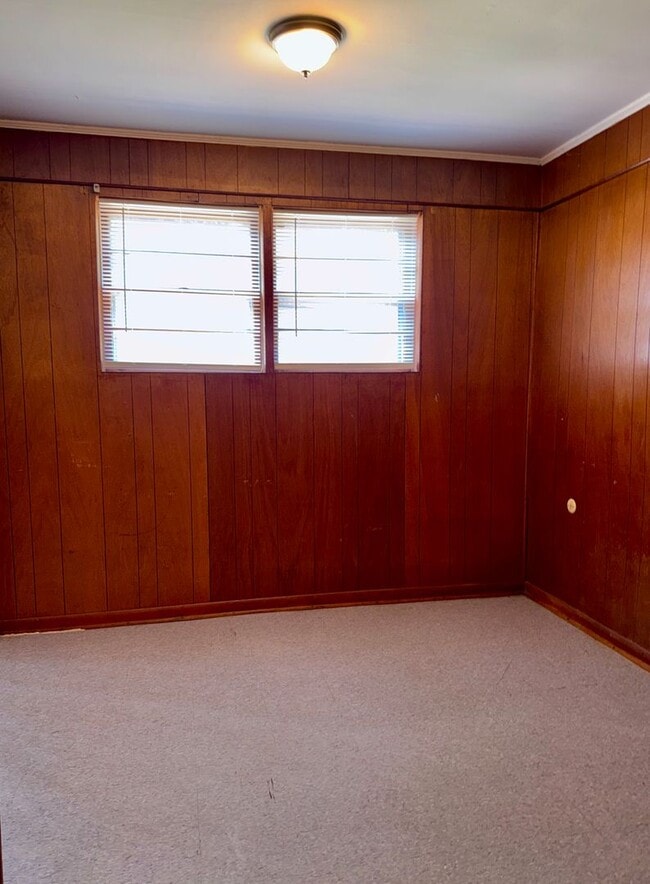 Building Photo - 430 Windsor Dr