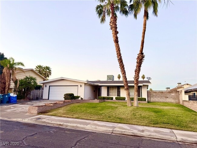 Building Photo - 4452 E El Cebra Way