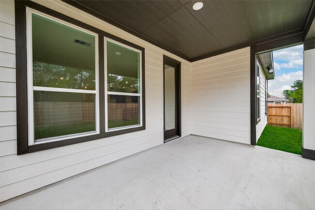 Building Photo - 814 Mustang Rdg Ter