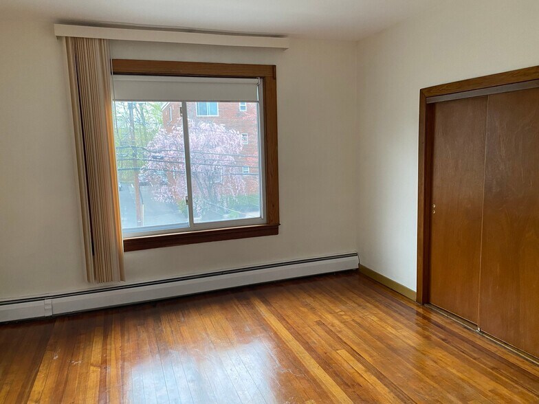 Building Photo - 99 Caya Ave