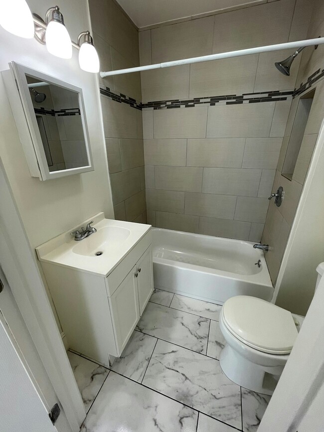 Building Photo - 134-136 Ruggles Street, Unit 1