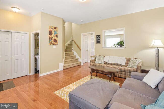 Building Photo - 29 Harbour Heights Dr