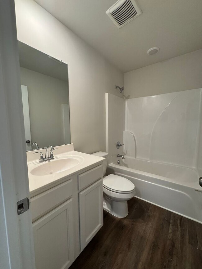 Building Photo - Spacious 3-Bedroom Home with Loft – Minute...