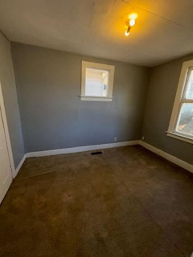 Building Photo - 658 E Louisiana St