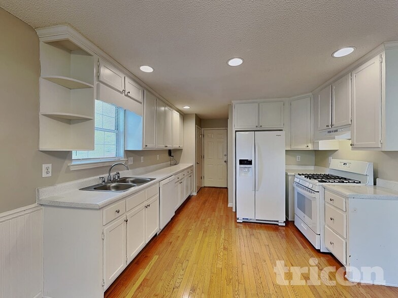 Building Photo - 547 Horseshoe Cir