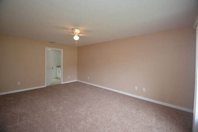 Building Photo - 27 Porcupine Dr