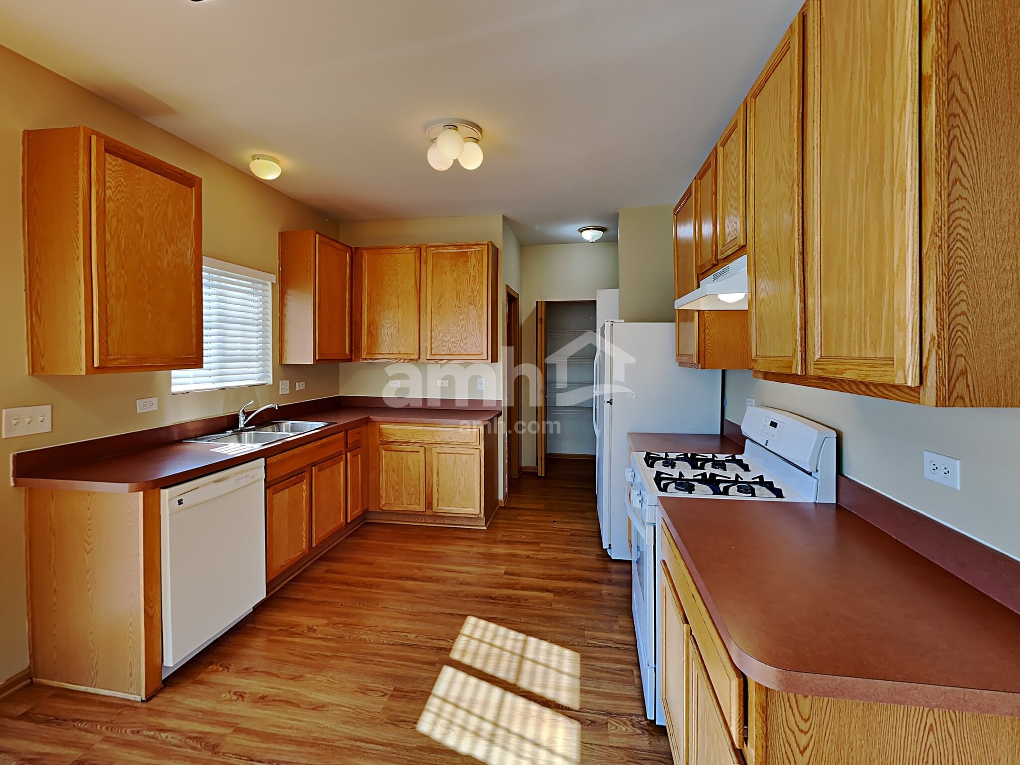 Building Photo - 39861 Waterloo Dr