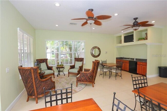 Building Photo - 10222 River Palencia Ct