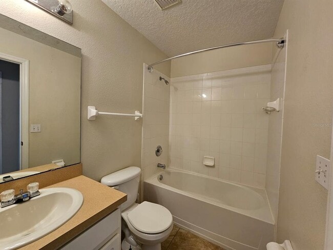 Building Photo - 608 Cresting Oak Cir