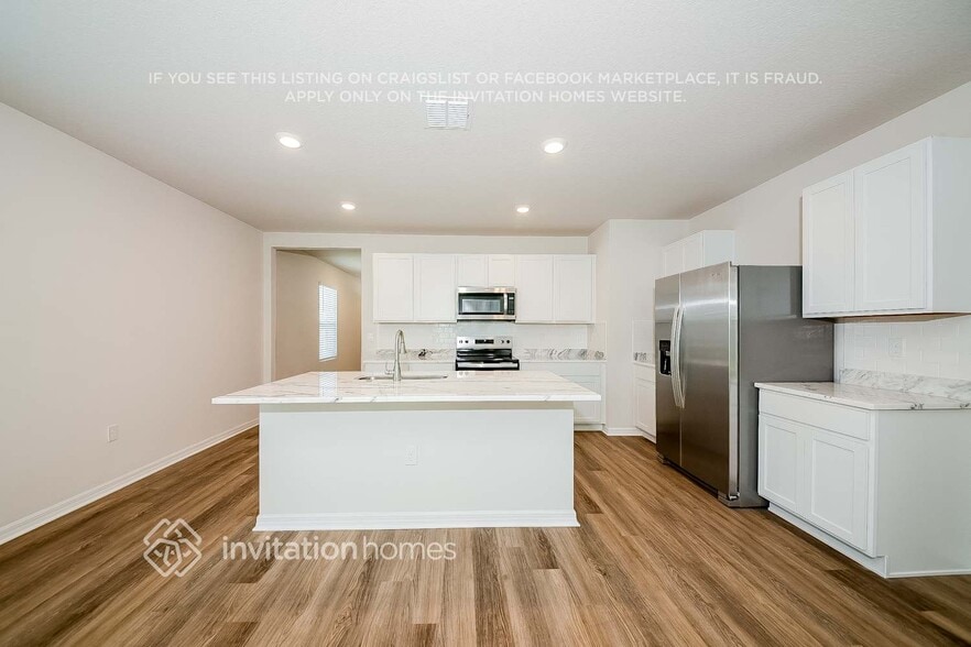 Building Photo - 7925 Majestic Palms Ct