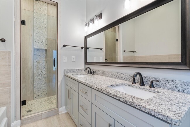 Building Photo - 385 Williford St