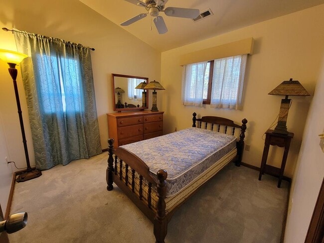 Building Photo - 33 Brooklyn Ave