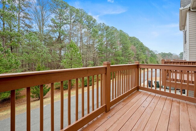 Building Photo - Perfect Location – Gorgeous 4BR/4BA Townho...