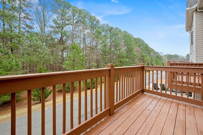 Building Photo - PRICE REDUCED - MOVE IN READY! – Gorgeous 4BR/4BA Townhome in Villages of Apex, 1 mile to DT Apex!