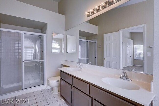 Building Photo - Ready for a BIG house - for little rent in the Heart of GREEN VALLEY.