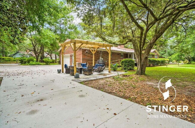 Building Photo - 7 Blue Heron Cir