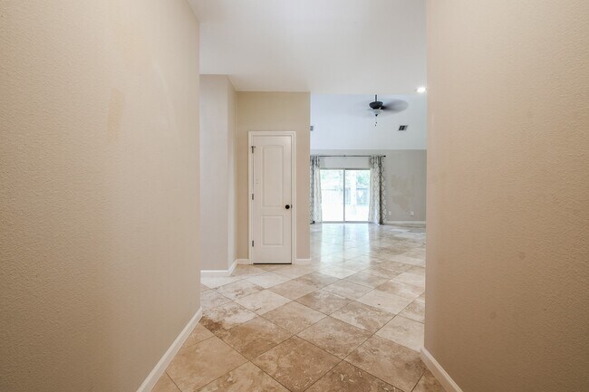 Building Photo - 10506 Chateau Ln